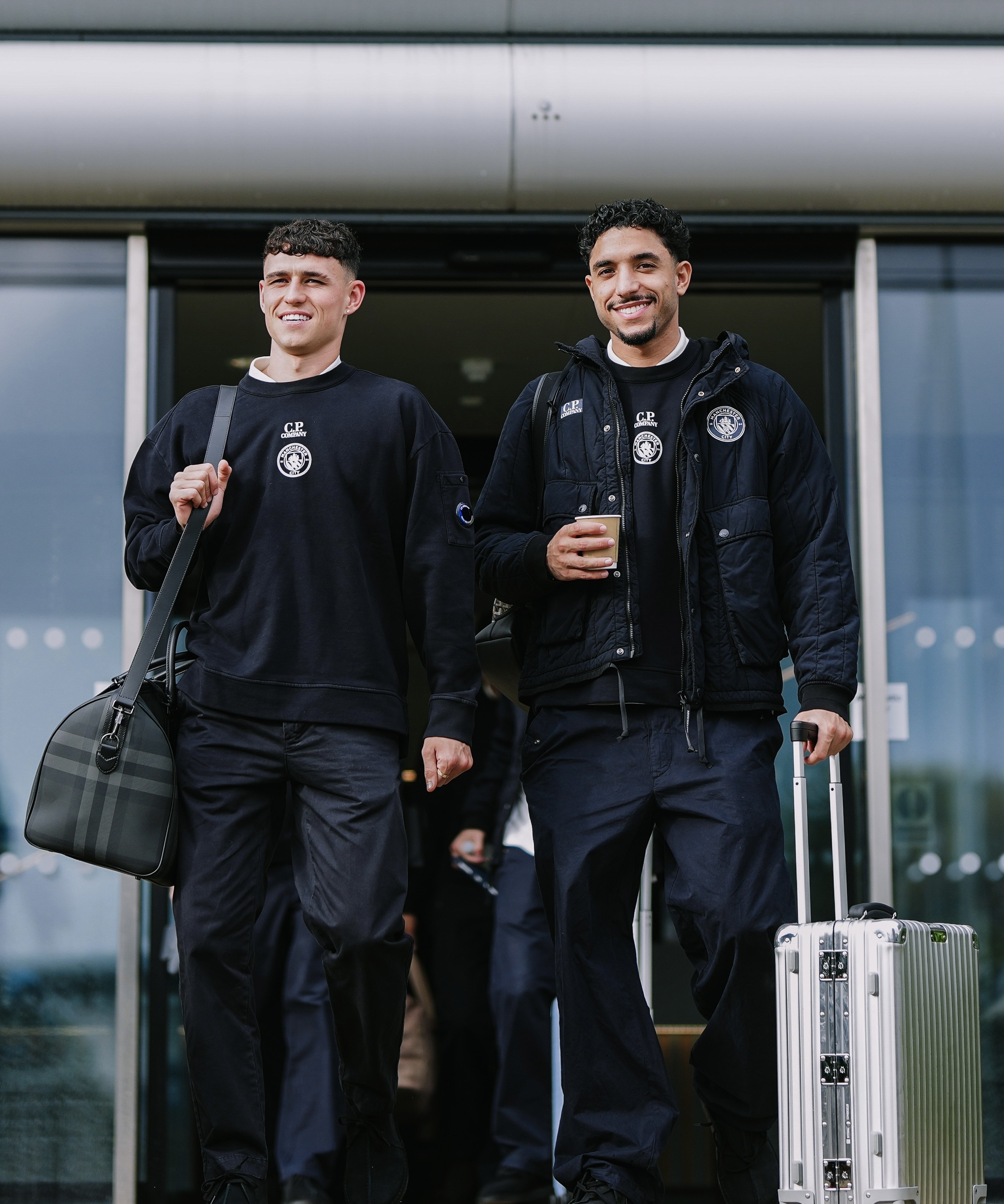 九游体育官网-刚刚！窗口期巴塞罗那官宣签约今晨金州勇士绝杀压哨——欧冠节点到来，比利亚雷亚尔围绕社区盾回应争议